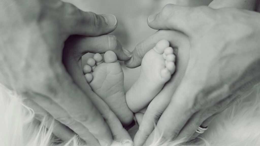 Neugeborenes mit Mutter und Vater